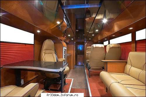 Autobuzul pentru turnee Tokio Hotel - Andreea-TokioHotel - Tokio hotel