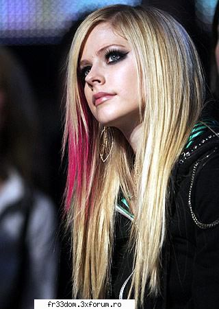 Avril Lavigne - Smiley - Singers
