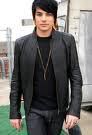 Ce piesa credeti ca l-ar caracteriza pe Gustav? - adam lambert - mad world - Gustav Schafer
