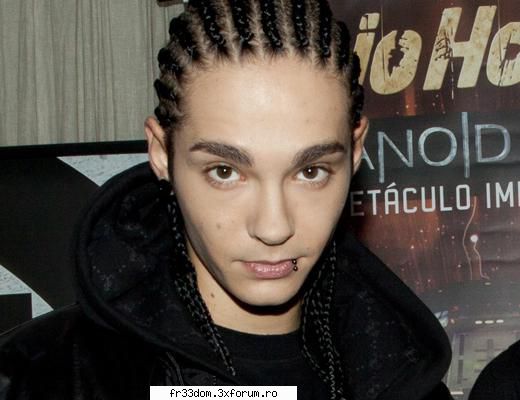 Fata potrivita pentru Tom - ai mare dreptate nu putem fi sigure de ce scrie - Tom Kaulitz