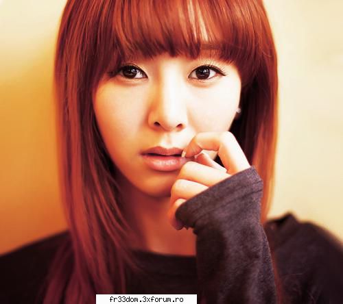 G.NA - Plastic or not, she looks good - Singers