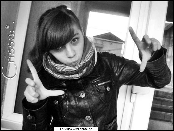 Hey! Crissa` la butoanee!:* - Nustiu . E varza o.O - Sa facem cunostinta!
