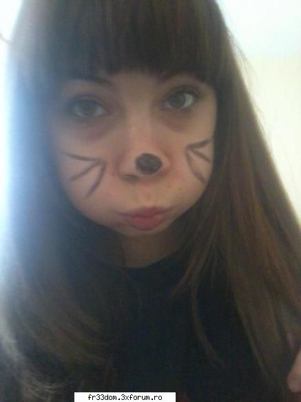 Hey! Crissa` la butoanee!:* - Nici pe asta n-am inteleso =))). Vedeti voi , eu - Sa facem cunostinta!