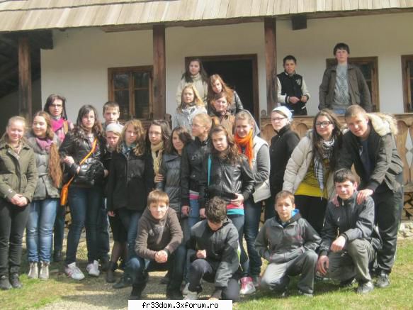Hey! Crissa` la butoanee!:* - Cui �i pasă ? Uite o poză şi cu - Sa facem cunostinta!