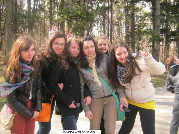 Hey! Crissa` la butoanee!:* - Da, muzeul satului . Maffy, femee , de unde - Sa facem cunostinta!