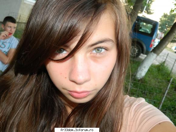Hey! Crissa` la butoanee!:* - Acum , vine o poza fara edit , fara nimic . Doar - Sa facem cunostinta!