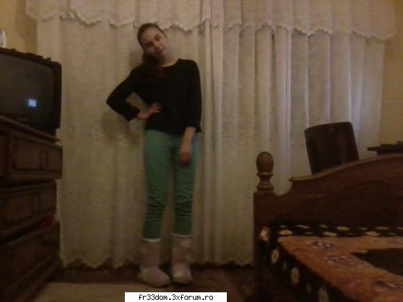 Hey! Crissa` la butoanee!:* - Multuuu . Papucei pufoosi . Iubesc aceste - Sa facem cunostinta!