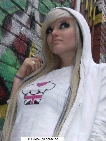 Never say never - ashley(19 ani) geamana a lui - Fan-ficuri neterminate