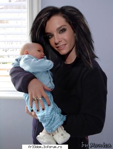 Poze amuzante - ce dulce e` .. ;) si el si bebeul - Bill Kaulitz