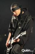 Poze cu Tom 2011 - Si e un super chitarist - Tom Kaulitz