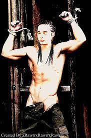Poze cu Tom 2011 - Mamaaa !Asta-i bestiala! - Tom Kaulitz