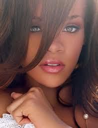 Rihanna - Robyn Rihanna Fenty (născută pe 20 - Singers