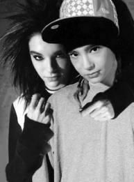 Tokio Hotel si fanii - dar e sigur ca anti-fanii vor sa-i vada =( - Tokio hotel