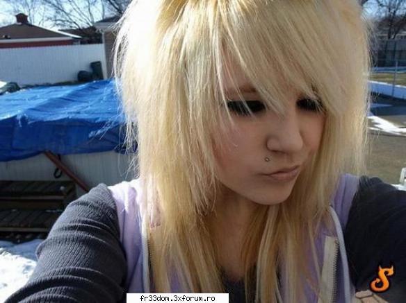 Tom are pierce in ....... - Cand am vazut asta era sa lesin .Frate da in - Tom Kaulitz